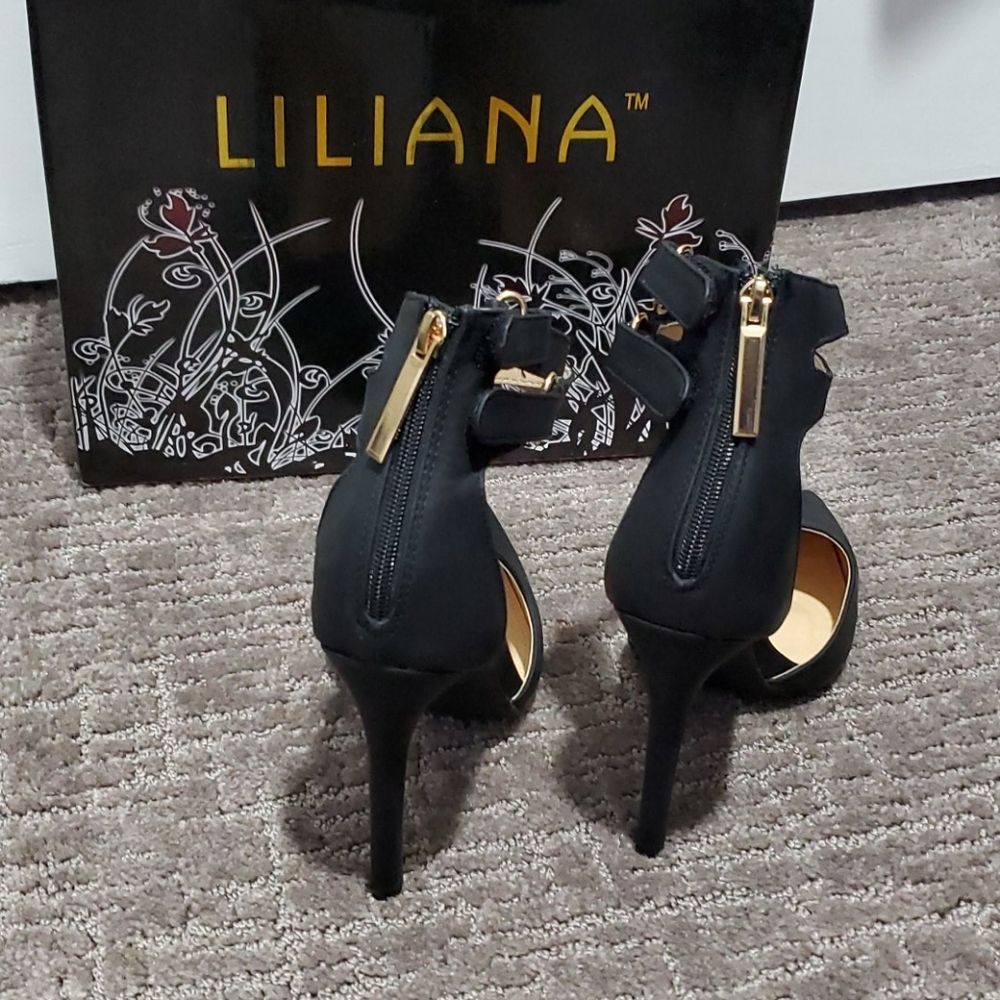 NWT Liliana Heels - Picture 2 of 4